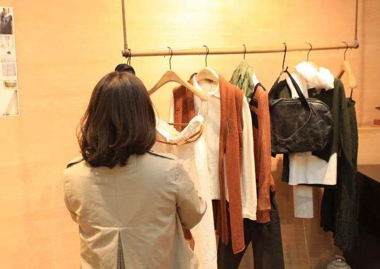 从顾客进店到买单出门，优秀的导购是这样服务的……-第2张图片-重庆中小企业培训机构